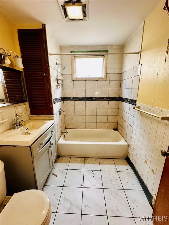 59 Poplar Avenue, Buffalo, New York 14211, Buffalo, New York 14211, 5 Bedrooms Bedrooms, 8 Rooms Rooms,2 BathroomsBathrooms,Residential,Closed,59 Poplar Avenue, Buffalo, New York 14211,0,B1639725