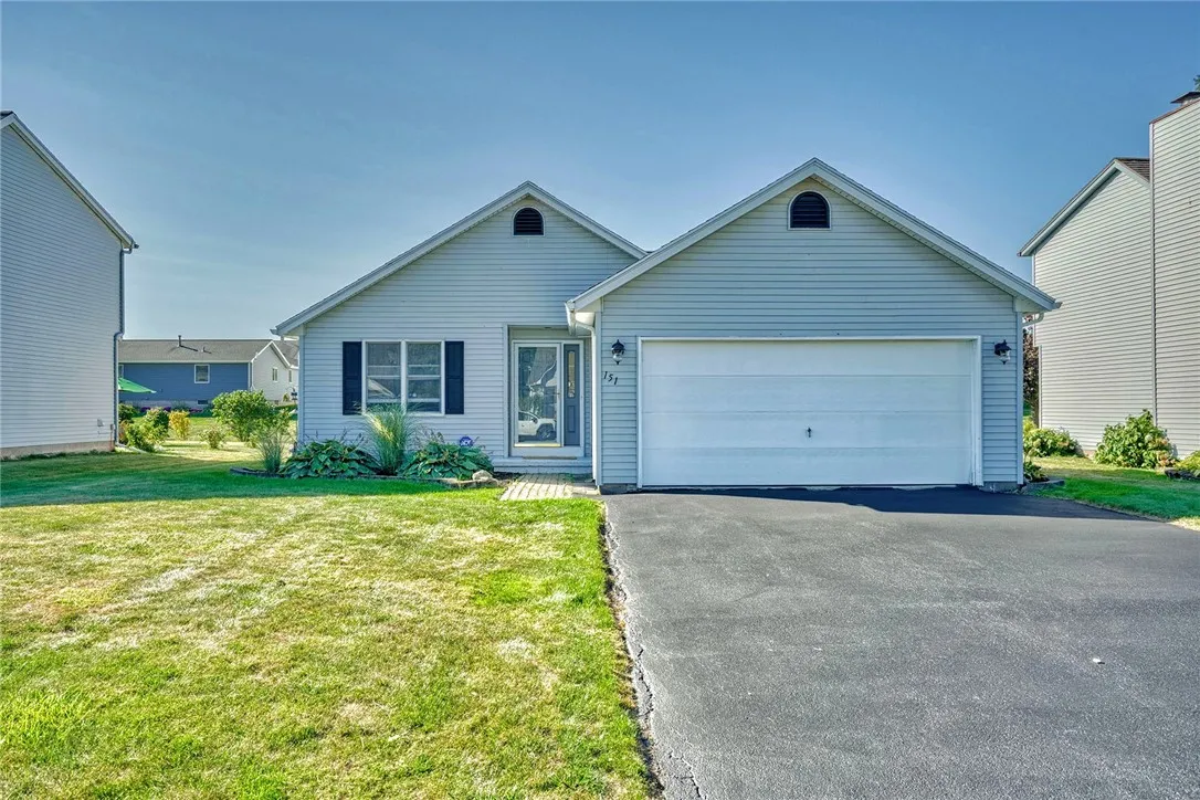 151 Shaemus Drive, Greece, New York 14626, Greece, New York 14626, 2 Bedrooms Bedrooms, 5 Rooms Rooms,1 BathroomBathrooms,Residential,Closed,151 Shaemus Drive, Greece, New York 14626,0,R1637610