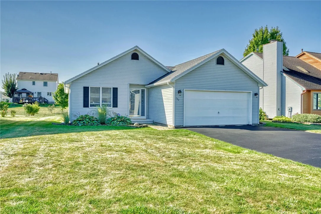 151 Shaemus Drive, Greece, New York 14626, Greece, New York 14626, 2 Bedrooms Bedrooms, 5 Rooms Rooms,1 BathroomBathrooms,Residential,Closed,151 Shaemus Drive, Greece, New York 14626,0,R1637610