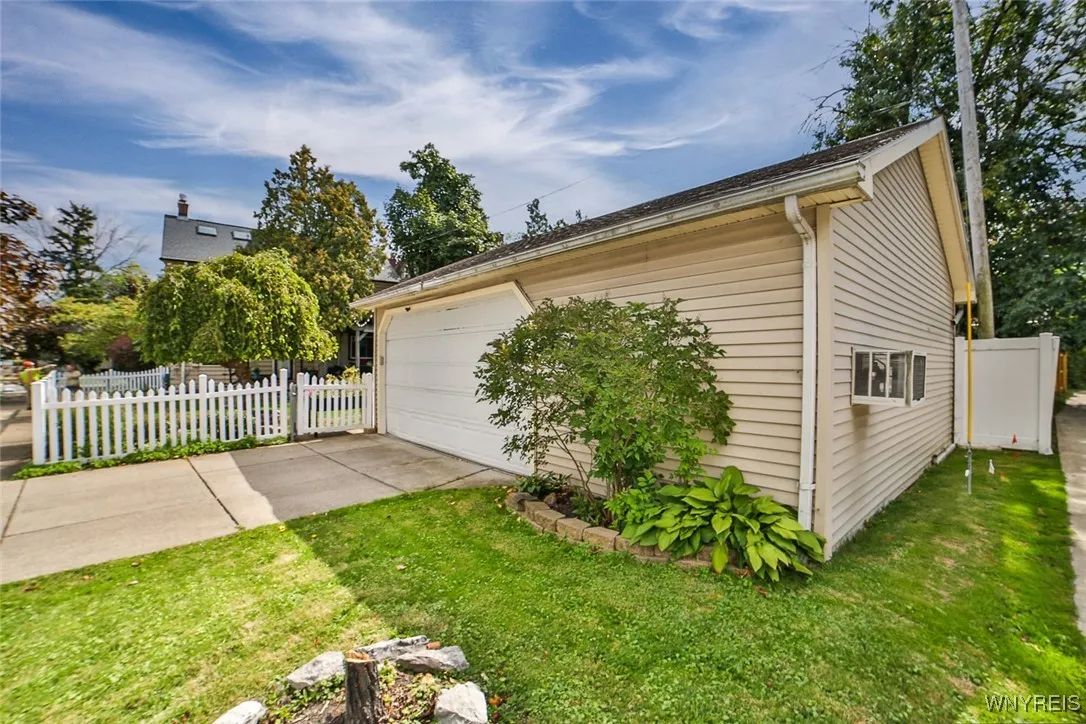 326 Voorhees - Garage