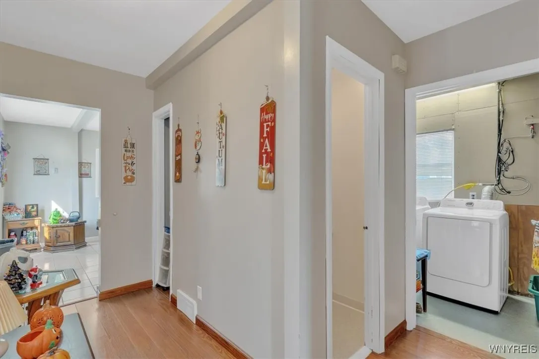 17 Labelle Avenue, Hamburg, New York 14219, Hamburg, New York 14219, 3 Bedrooms Bedrooms, 7 Rooms Rooms,1 BathroomBathrooms,Residential,For Sale,17 Labelle Avenue, Hamburg, New York 14219,0,B1639671