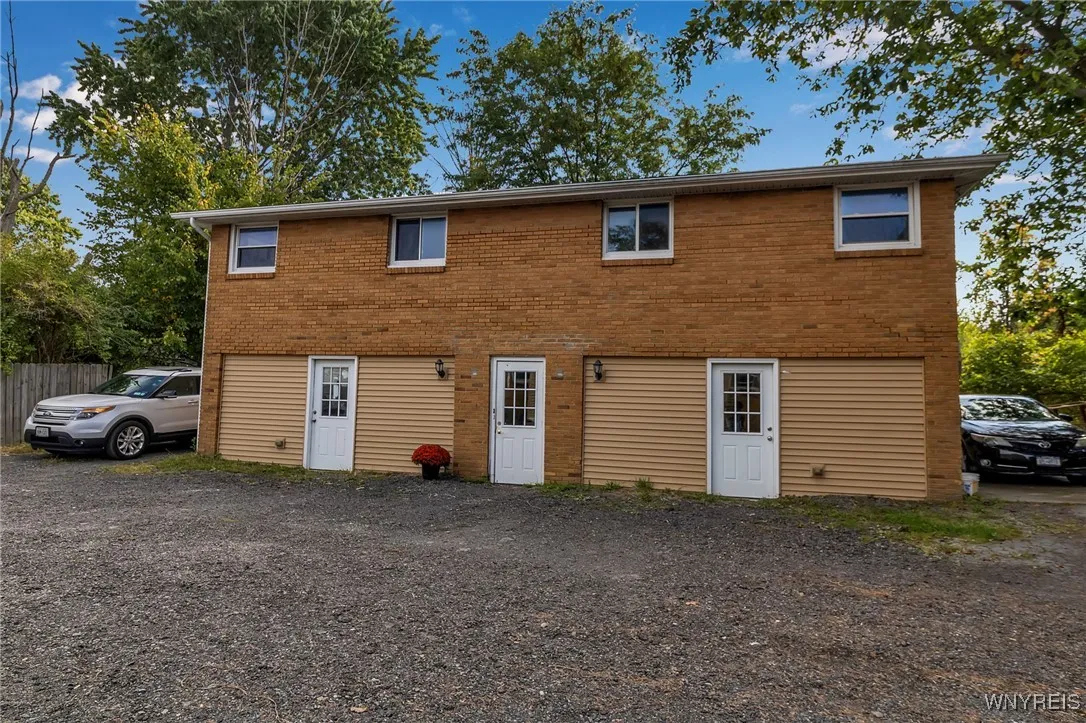 3209-3211 Abbott Road 3209, Orchard Park, New York, Orchard Park, New York 14127, 8 Bedrooms Bedrooms, ,4 BathroomsBathrooms,Residential,For Sale,3209-3211 Abbott Road 3209, Orchard Park, New York,0,B1639265