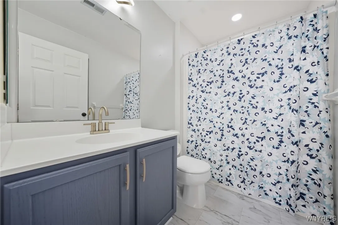 81 Carla Lane, West Seneca, New York 14224, West Seneca, New York 14224, 3 Bedrooms Bedrooms, 10 Rooms Rooms,2 BathroomsBathrooms,Residential,Closed,81 Carla Lane, West Seneca, New York 14224,0,B1636783