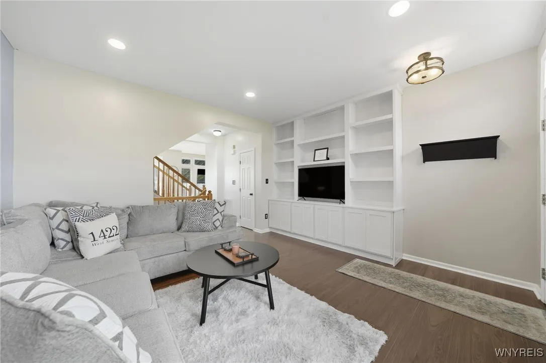 81 Carla Lane, West Seneca, New York 14224, West Seneca, New York 14224, 3 Bedrooms Bedrooms, 10 Rooms Rooms,2 BathroomsBathrooms,Residential,Closed,81 Carla Lane, West Seneca, New York 14224,0,B1636783