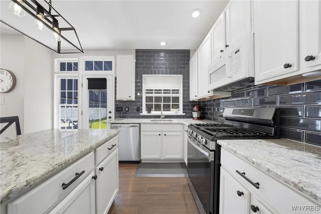 81 Carla Lane, West Seneca, New York 14224, West Seneca, New York 14224, 3 Bedrooms Bedrooms, 10 Rooms Rooms,2 BathroomsBathrooms,Residential,Closed,81 Carla Lane, West Seneca, New York 14224,0,B1636783