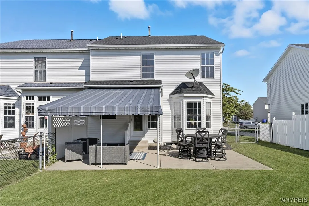 81 Carla Lane, West Seneca, New York 14224, West Seneca, New York 14224, 3 Bedrooms Bedrooms, 10 Rooms Rooms,2 BathroomsBathrooms,Residential,Closed,81 Carla Lane, West Seneca, New York 14224,0,B1636783
