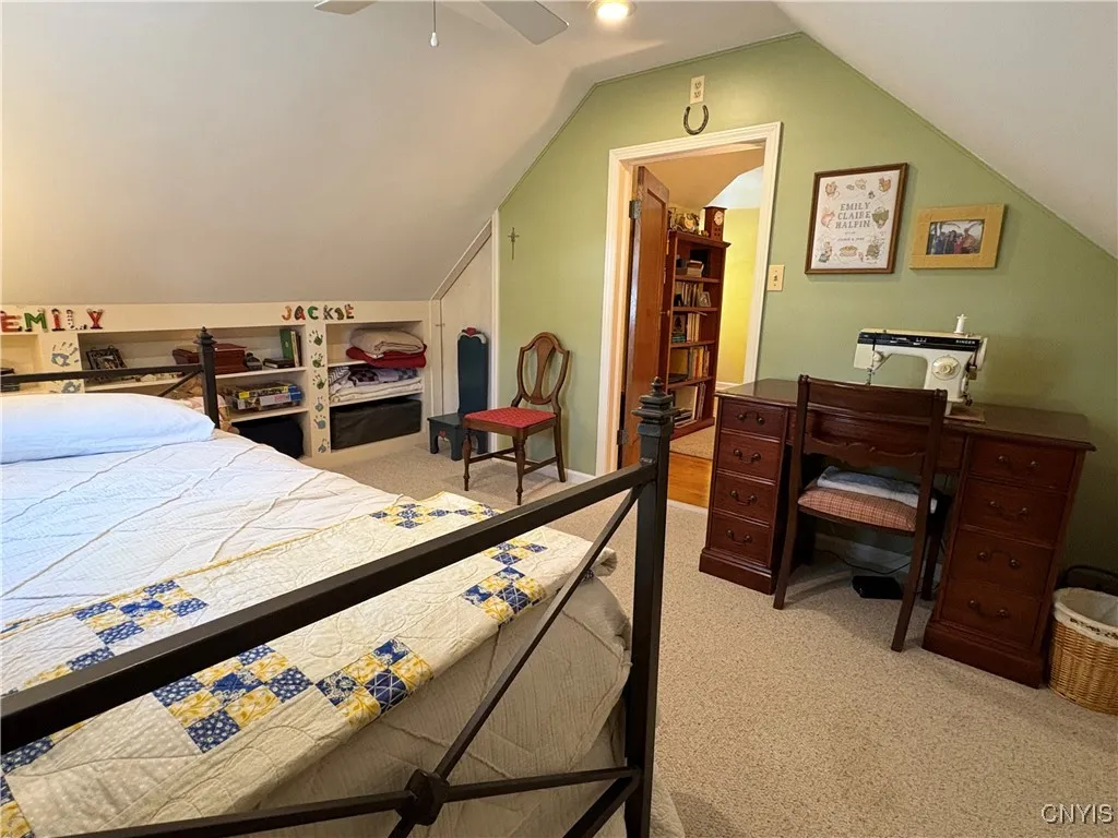 Extra sleeping space, play room or a craft room...