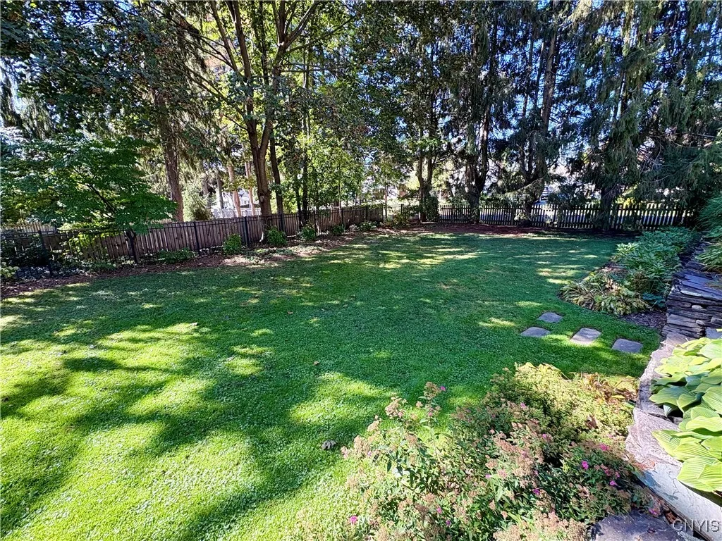 311 Hampshire Drive, Dewitt, New York 13214, De Witt, New York 13214, 3 Bedrooms Bedrooms, 7 Rooms Rooms,2 BathroomsBathrooms,Residential,Closed,311 Hampshire Drive, Dewitt, New York 13214,0,S1639473