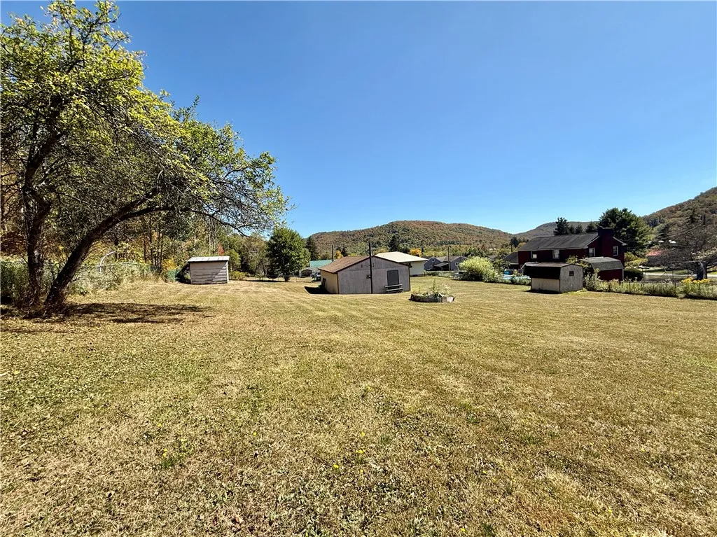 4 Park Street, Lewis Run, Pennsylvania 16738, Lewis Run, Pennsylvania 16738, 3 Bedrooms Bedrooms, 6 Rooms Rooms,1 BathroomBathrooms,Residential,Closed,4 Park Street, Lewis Run, Pennsylvania 16738,0,R1639766