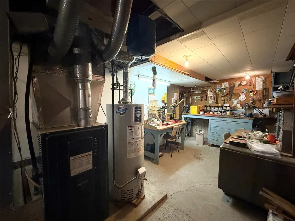 4 Park Street, Lewis Run, Pennsylvania 16738, Lewis Run, Pennsylvania 16738, 3 Bedrooms Bedrooms, 6 Rooms Rooms,1 BathroomBathrooms,Residential,Closed,4 Park Street, Lewis Run, Pennsylvania 16738,0,R1639766