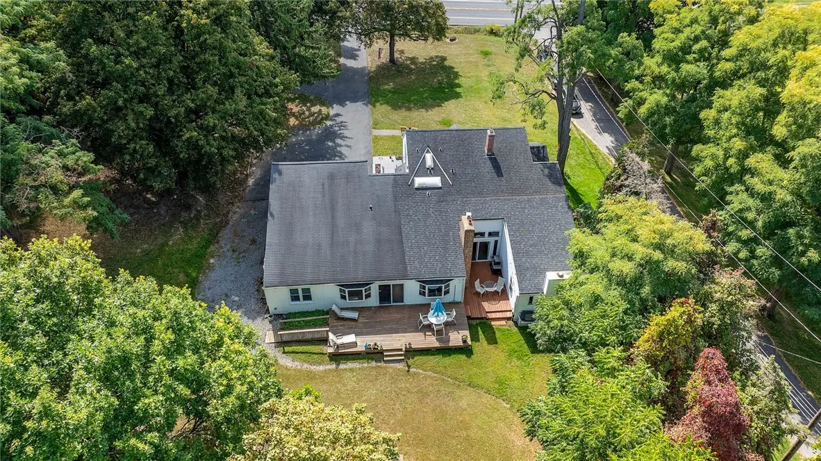 6429 East Avon Lima Road, Avon, New York 14414, Avon, New York 14414, 4 Bedrooms Bedrooms, 13 Rooms Rooms,3 BathroomsBathrooms,Residential,For Sale,6429 East Avon Lima Road, Avon, New York 14414,0,R1639534