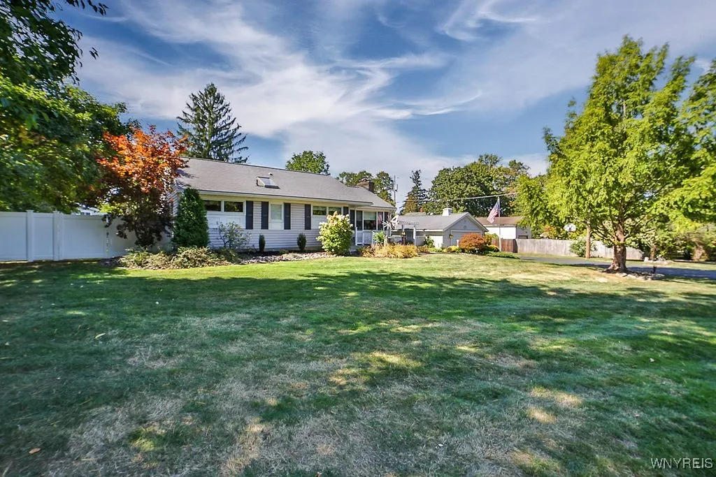 4760 Sawmill Road, Clarence, New York 14031, Clarence, New York 14031, 3 Bedrooms Bedrooms, 6 Rooms Rooms,1 BathroomBathrooms,Residential,For Sale,4760 Sawmill Road, Clarence, New York 14031,0,B1637762