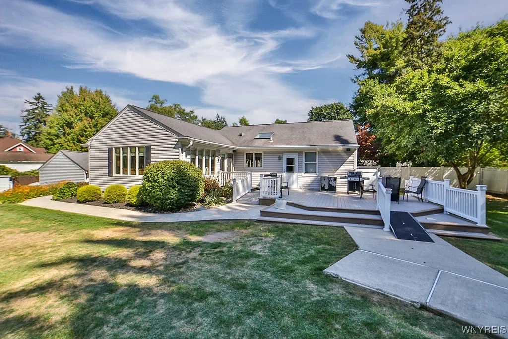 4760 Sawmill Road, Clarence, New York 14031, Clarence, New York 14031, 3 Bedrooms Bedrooms, 6 Rooms Rooms,1 BathroomBathrooms,Residential,For Sale,4760 Sawmill Road, Clarence, New York 14031,0,B1637762