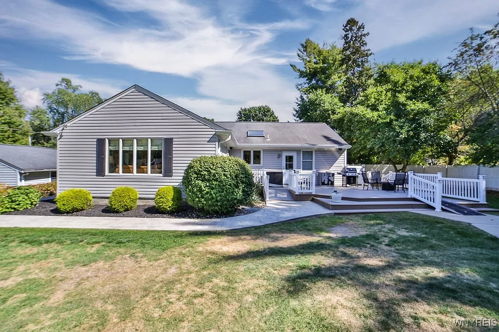 4760 Sawmill Road, Clarence, New York 14031, Clarence, New York 14031, 3 Bedrooms Bedrooms, 6 Rooms Rooms,1 BathroomBathrooms,Residential,For Sale,4760 Sawmill Road, Clarence, New York 14031,0,B1637762