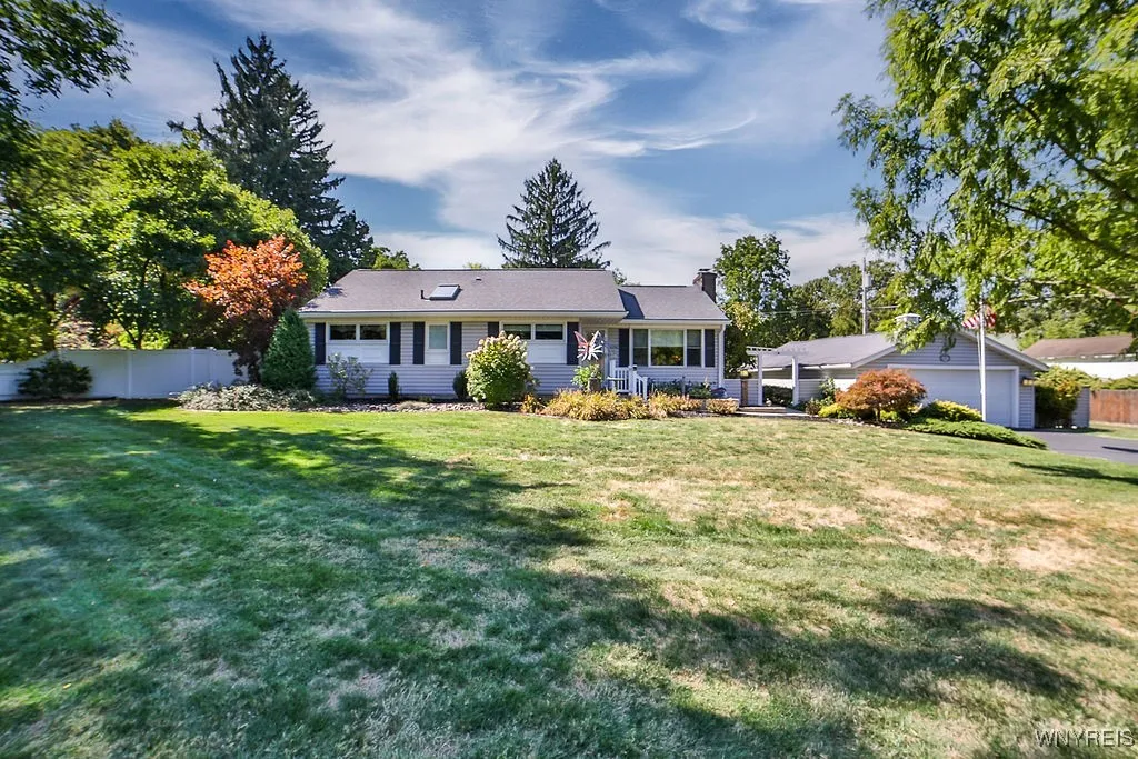 4760 Sawmill Road, Clarence, New York 14031, Clarence, New York 14031, 3 Bedrooms Bedrooms, 6 Rooms Rooms,1 BathroomBathrooms,Residential,For Sale,4760 Sawmill Road, Clarence, New York 14031,0,B1637762