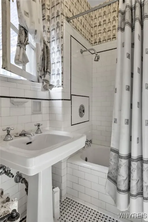 925 Delaware Ave 3a, Buffalo, New York 14209, Buffalo, New York 14209, 3 Bedrooms Bedrooms, 8 Rooms Rooms,2 BathroomsBathrooms,Residential,For Sale,925 Delaware Ave 3a, Buffalo, New York 14209,0,B1639464