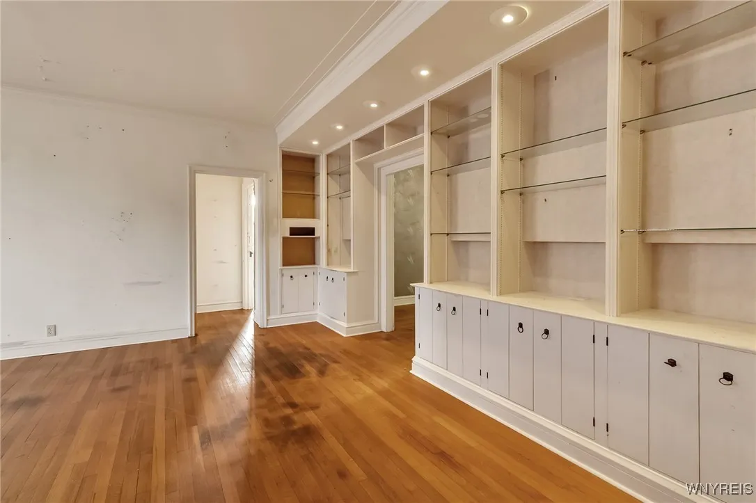 925 Delaware Ave 3a, Buffalo, New York 14209, Buffalo, New York 14209, 3 Bedrooms Bedrooms, 8 Rooms Rooms,2 BathroomsBathrooms,Residential,For Sale,925 Delaware Ave 3a, Buffalo, New York 14209,0,B1639464