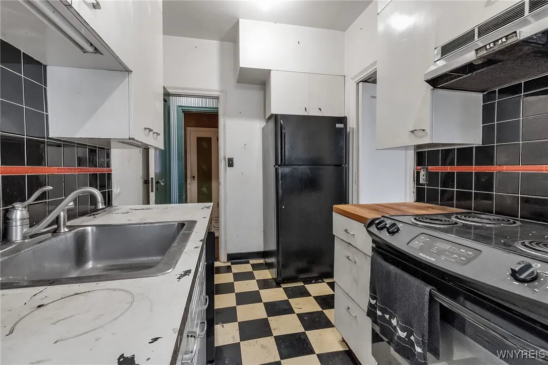 925 Delaware Ave 3a, Buffalo, New York 14209, Buffalo, New York 14209, 3 Bedrooms Bedrooms, 8 Rooms Rooms,2 BathroomsBathrooms,Residential,For Sale,925 Delaware Ave 3a, Buffalo, New York 14209,0,B1639464