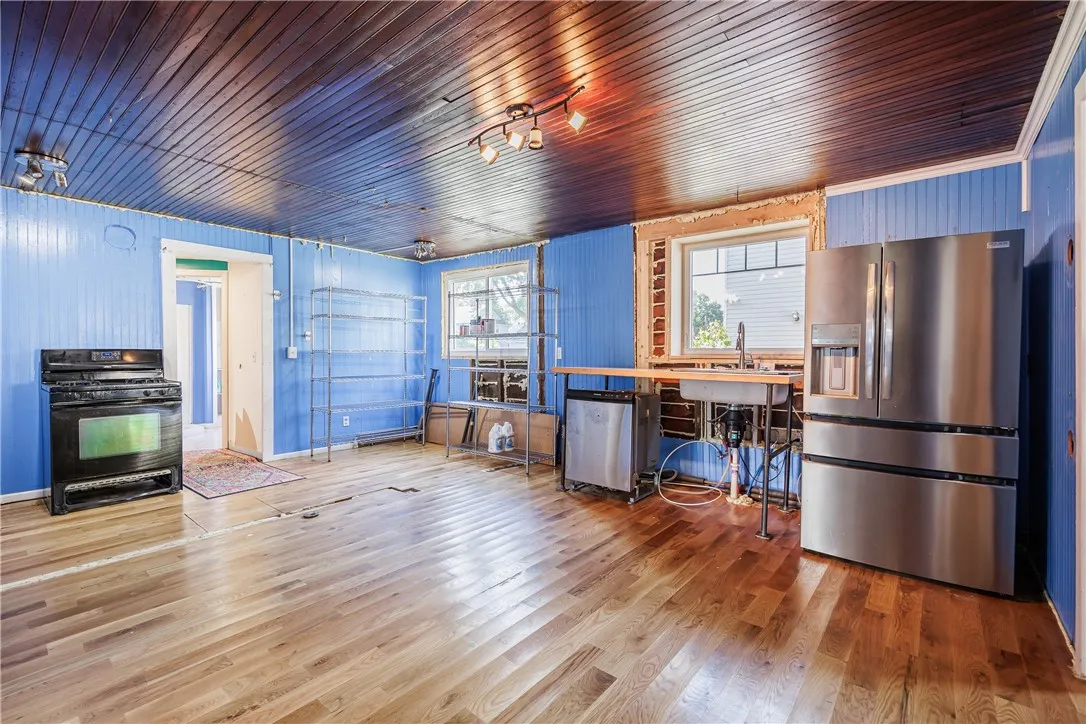 28 Clematis Street, Rochester, New York 14612, Rochester, New York 14612, 3 Bedrooms Bedrooms, 8 Rooms Rooms,2 BathroomsBathrooms,Residential,Closed,28 Clematis Street, Rochester, New York 14612,0,R1639727