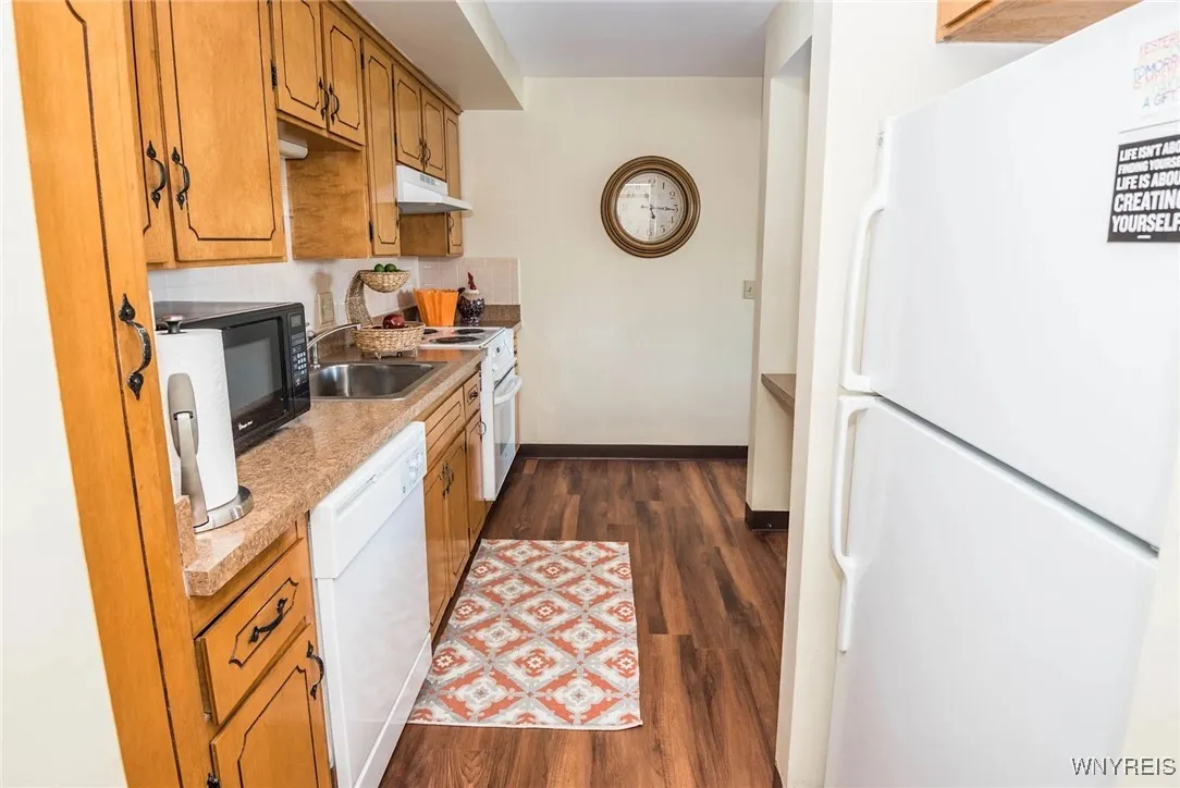 1976 Sheridan, Tonawanda, New York 14223, Tonawanda, New York 14223, 2 Bedrooms Bedrooms, 4 Rooms Rooms,1 BathroomBathrooms,Residential Lease,For Rent,1976 Sheridan, Tonawanda, New York 14223,0,B1639851
