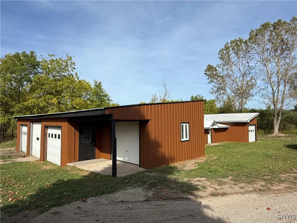 22727 Swan Road, Watertown Town, New York 13601, Watertown Town, New York 13601, 7 Bedrooms Bedrooms, 14 Rooms Rooms,3 BathroomsBathrooms,Residential,For Sale,22727 Swan Road, Watertown Town, New York 13601,0,S1639705