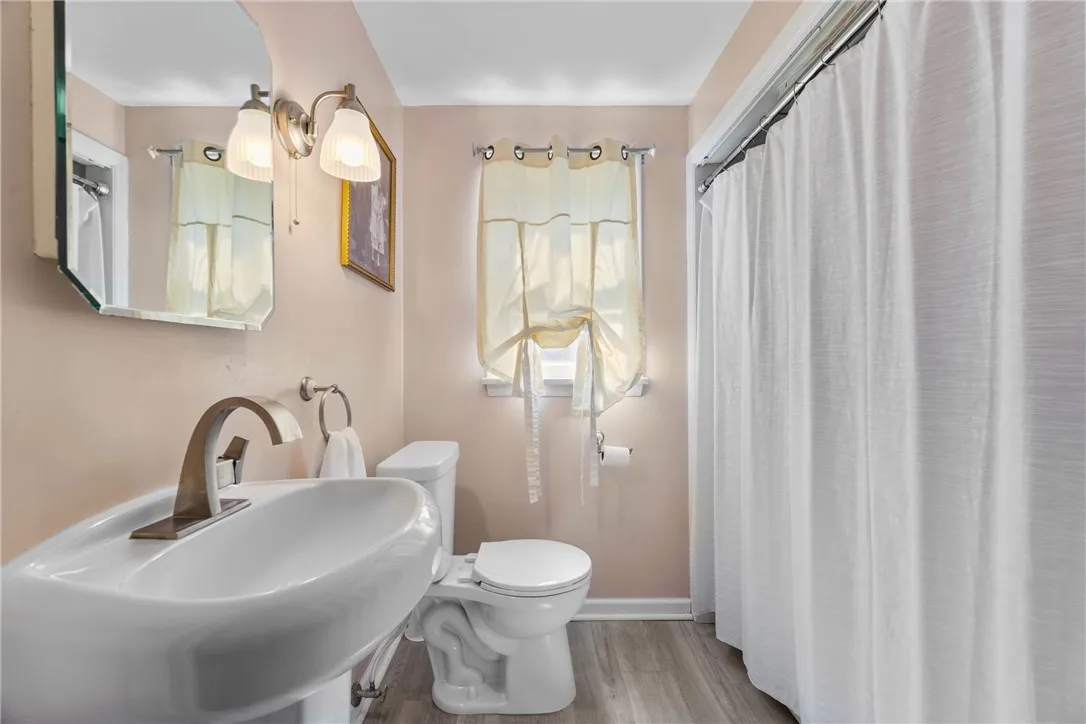 25 Cherry Creek Lane, Greece, New York 14626, Greece, New York 14626, 4 Bedrooms Bedrooms, 10 Rooms Rooms,2 BathroomsBathrooms,Residential,For Sale,25 Cherry Creek Lane, Greece, New York 14626,0,R1639544