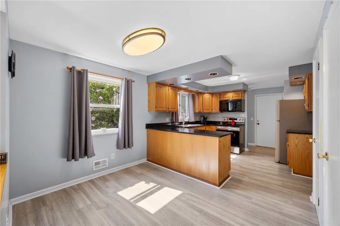25 Cherry Creek Lane, Greece, New York 14626, Greece, New York 14626, 4 Bedrooms Bedrooms, 10 Rooms Rooms,2 BathroomsBathrooms,Residential,For Sale,25 Cherry Creek Lane, Greece, New York 14626,0,R1639544