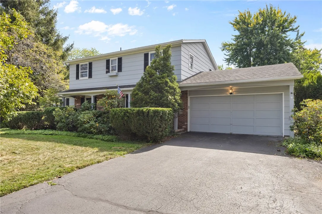 25 Cherry Creek Lane, Greece, New York 14626, Greece, New York 14626, 4 Bedrooms Bedrooms, 10 Rooms Rooms,2 BathroomsBathrooms,Residential,For Sale,25 Cherry Creek Lane, Greece, New York 14626,0,R1639544