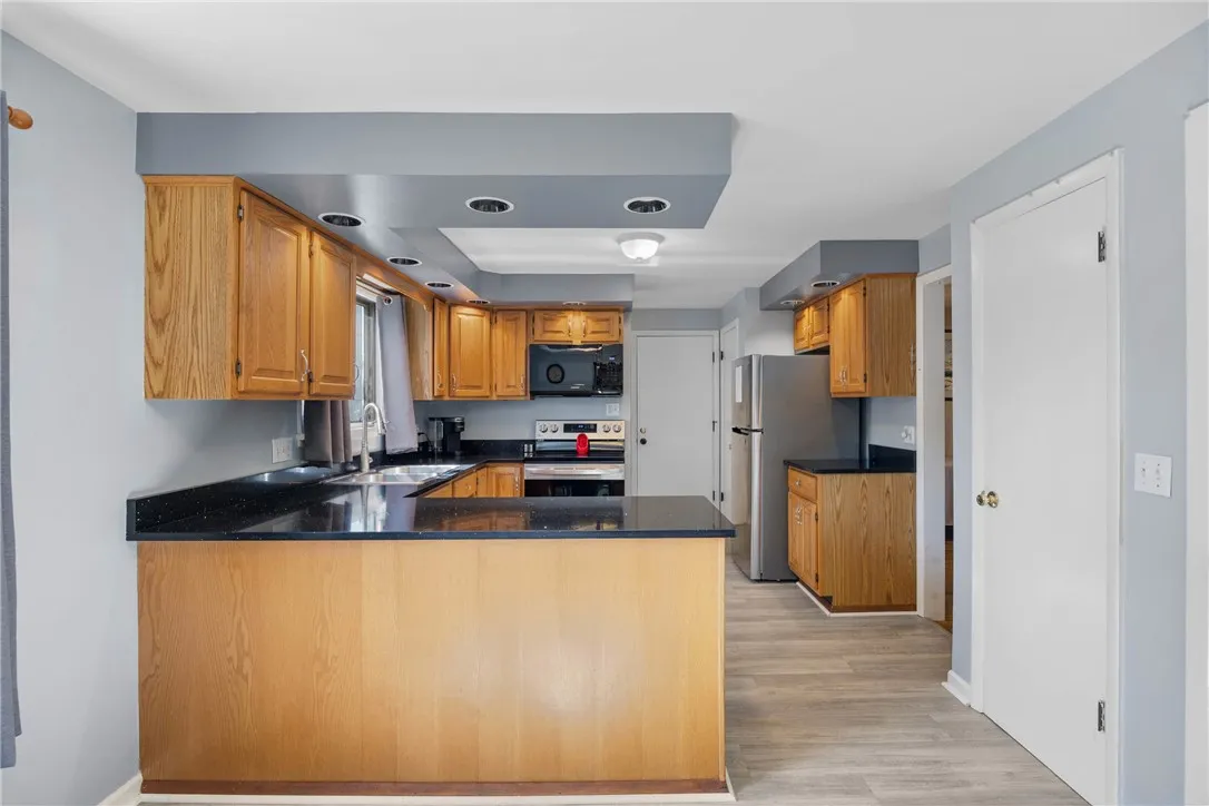 25 Cherry Creek Lane, Greece, New York 14626, Greece, New York 14626, 4 Bedrooms Bedrooms, 10 Rooms Rooms,2 BathroomsBathrooms,Residential,For Sale,25 Cherry Creek Lane, Greece, New York 14626,0,R1639544