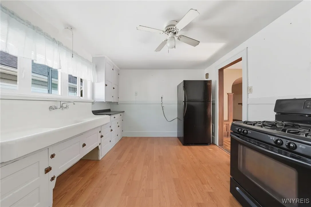 116 Melrose Street, Buffalo, New York 14220, Buffalo, New York 14220, 4 Bedrooms Bedrooms, ,2 BathroomsBathrooms,Residential,For Sale,116 Melrose Street, Buffalo, New York 14220,0,B1639822