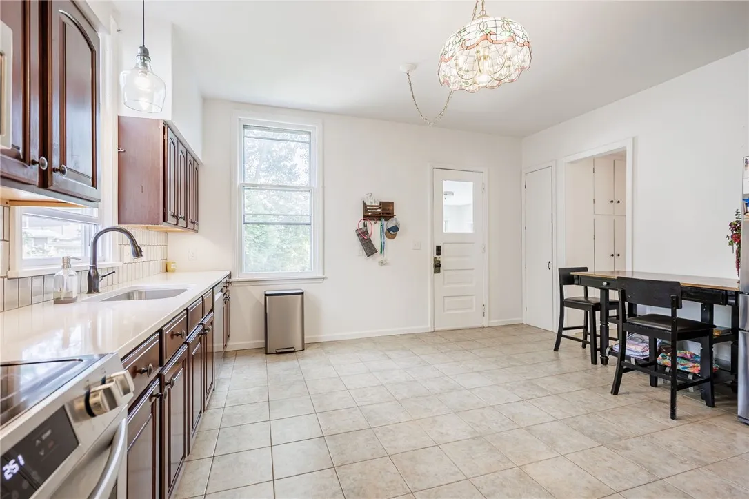 90 Dartmouth Street, Rochester, New York 14607, Rochester, New York 14607, 4 Bedrooms Bedrooms, 11 Rooms Rooms,2 BathroomsBathrooms,Residential Lease,For Rent,90 Dartmouth Street, Rochester, New York 14607,0,R1639786