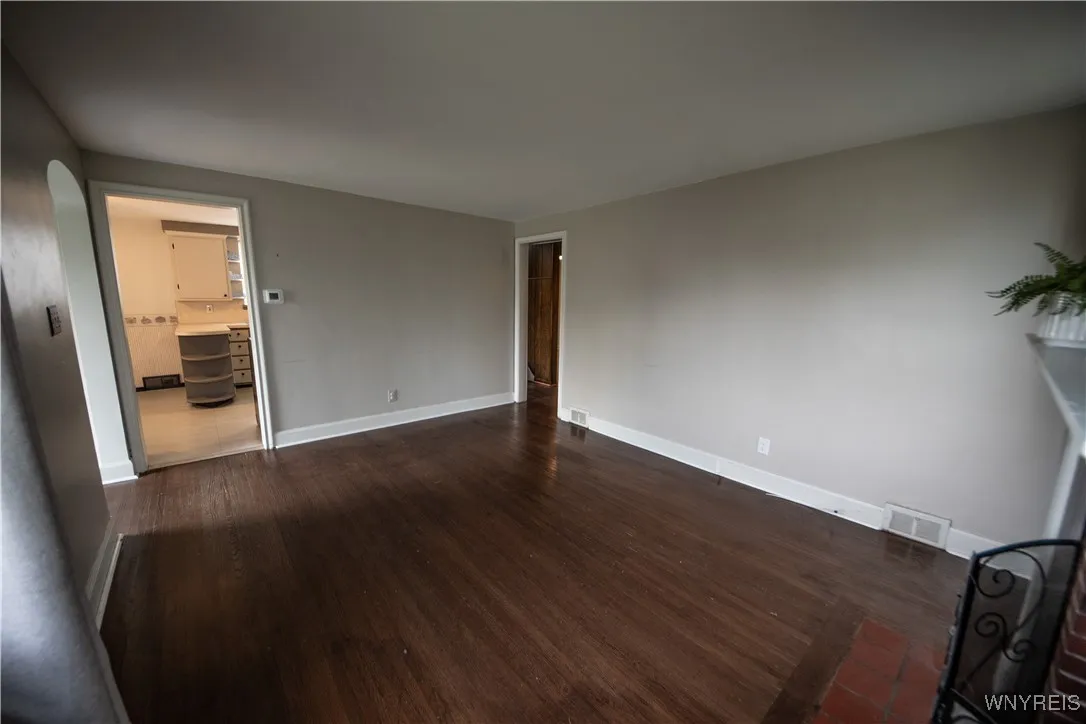 216 Waverly Avenue, Tonawanda, New York 14217, Tonawanda, New York 14217, 3 Bedrooms Bedrooms, 7 Rooms Rooms,1 BathroomBathrooms,Residential,For Sale,216 Waverly Avenue, Tonawanda, New York 14217,0,B1639912