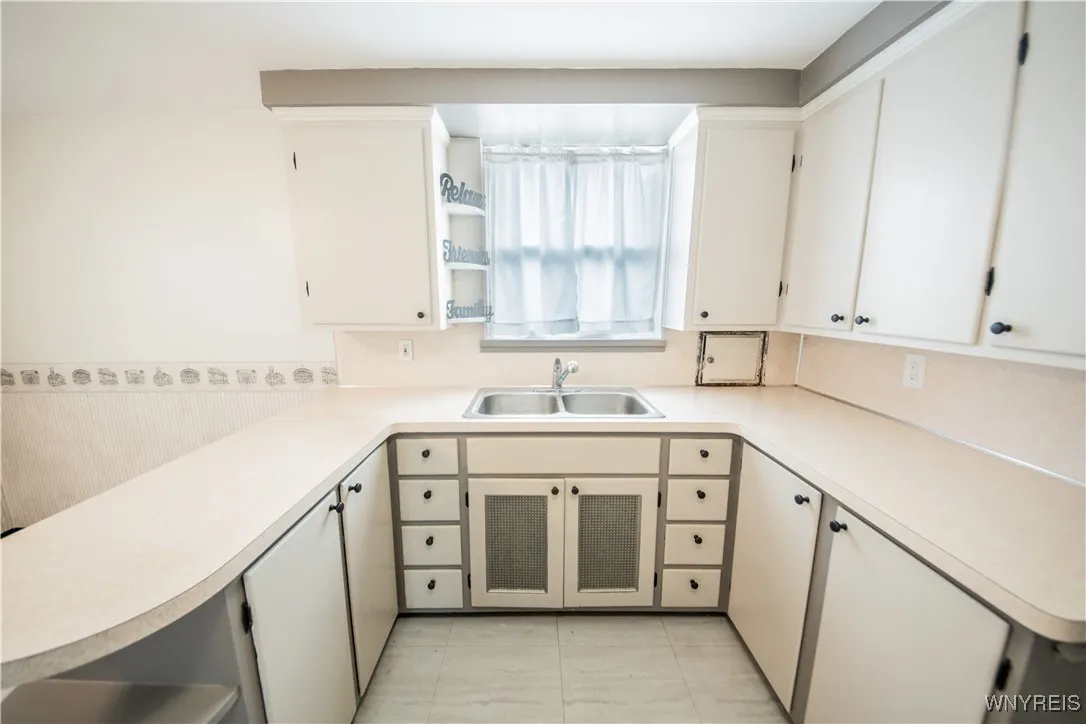 216 Waverly Avenue, Tonawanda, New York 14217, Tonawanda, New York 14217, 3 Bedrooms Bedrooms, 7 Rooms Rooms,1 BathroomBathrooms,Residential,For Sale,216 Waverly Avenue, Tonawanda, New York 14217,0,B1639912