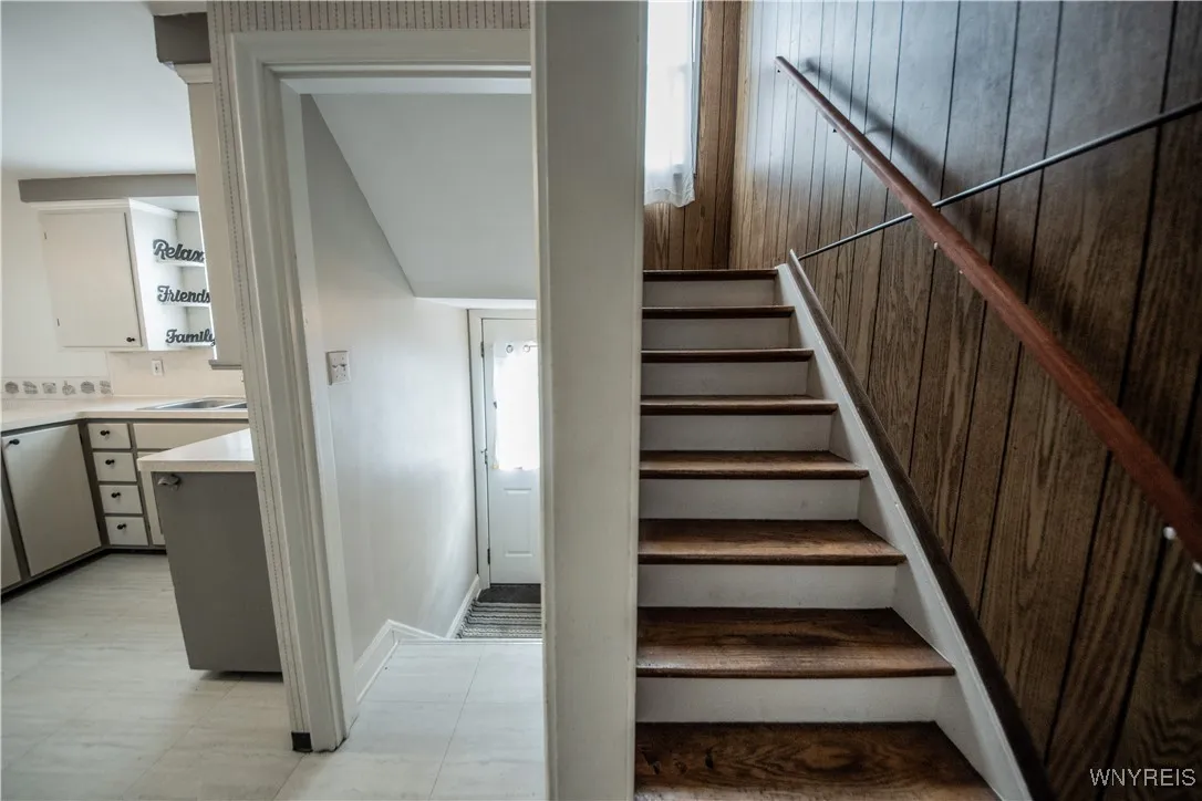 216 Waverly Avenue, Tonawanda, New York 14217, Tonawanda, New York 14217, 3 Bedrooms Bedrooms, 7 Rooms Rooms,1 BathroomBathrooms,Residential,For Sale,216 Waverly Avenue, Tonawanda, New York 14217,0,B1639912