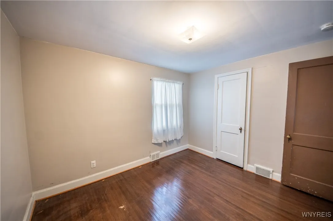 216 Waverly Avenue, Tonawanda, New York 14217, Tonawanda, New York 14217, 3 Bedrooms Bedrooms, 7 Rooms Rooms,1 BathroomBathrooms,Residential,For Sale,216 Waverly Avenue, Tonawanda, New York 14217,0,B1639912