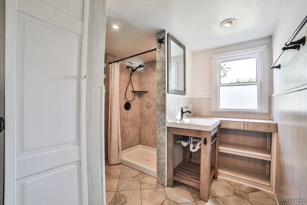 3965 Sowles Road, Hamburg, New York 14075, Hamburg, New York 14075, 4 Bedrooms Bedrooms, 9 Rooms Rooms,2 BathroomsBathrooms,Residential,Closed,3965 Sowles Road, Hamburg, New York 14075,0,B1638349