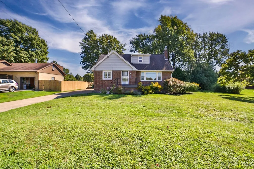 3965 Sowles Road, Hamburg, New York 14075, Hamburg, New York 14075, 4 Bedrooms Bedrooms, 9 Rooms Rooms,2 BathroomsBathrooms,Residential,Closed,3965 Sowles Road, Hamburg, New York 14075,0,B1638349