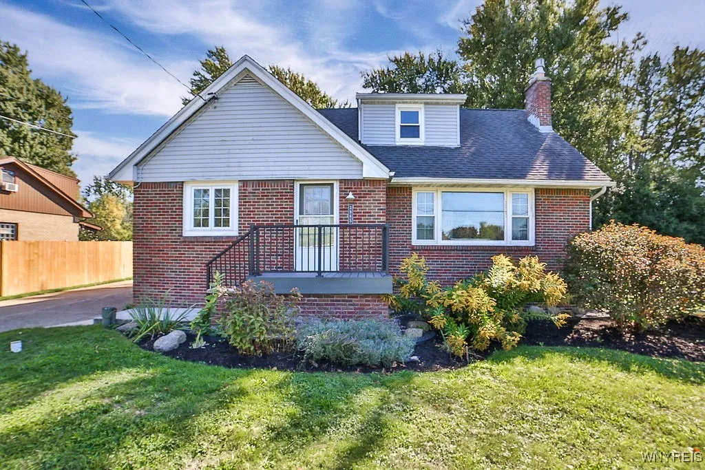 3965 Sowles Road, Hamburg, New York 14075, Hamburg, New York 14075, 4 Bedrooms Bedrooms, 9 Rooms Rooms,2 BathroomsBathrooms,Residential,Closed,3965 Sowles Road, Hamburg, New York 14075,0,B1638349