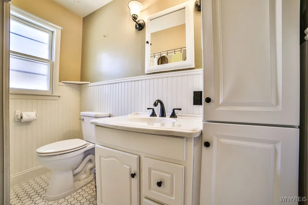 3965 Sowles Road, Hamburg, New York 14075, Hamburg, New York 14075, 4 Bedrooms Bedrooms, 9 Rooms Rooms,2 BathroomsBathrooms,Residential,For Sale,3965 Sowles Road, Hamburg, New York 14075,0,B1638349