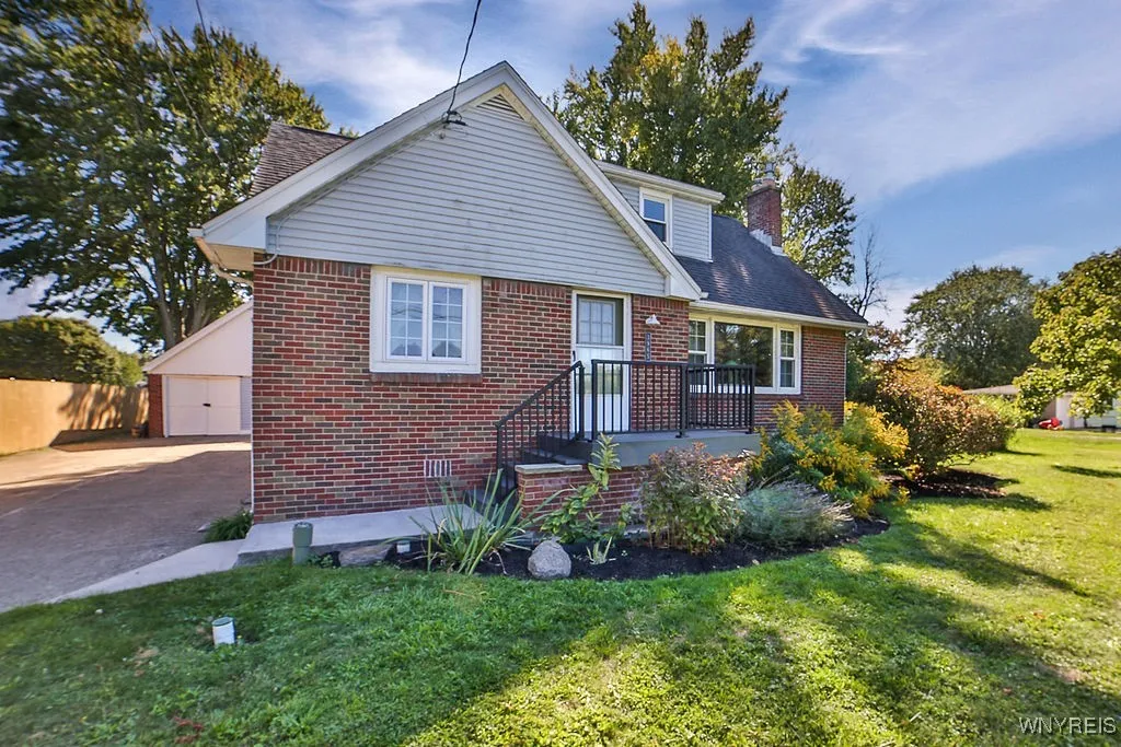 3965 Sowles Road, Hamburg, New York 14075, Hamburg, New York 14075, 4 Bedrooms Bedrooms, 9 Rooms Rooms,2 BathroomsBathrooms,Residential,Closed,3965 Sowles Road, Hamburg, New York 14075,0,B1638349