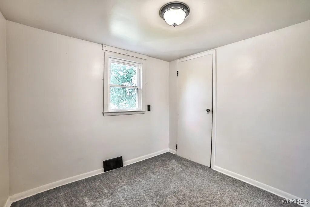 3965 Sowles Road, Hamburg, New York 14075, Hamburg, New York 14075, 4 Bedrooms Bedrooms, 9 Rooms Rooms,2 BathroomsBathrooms,Residential,For Sale,3965 Sowles Road, Hamburg, New York 14075,0,B1638349