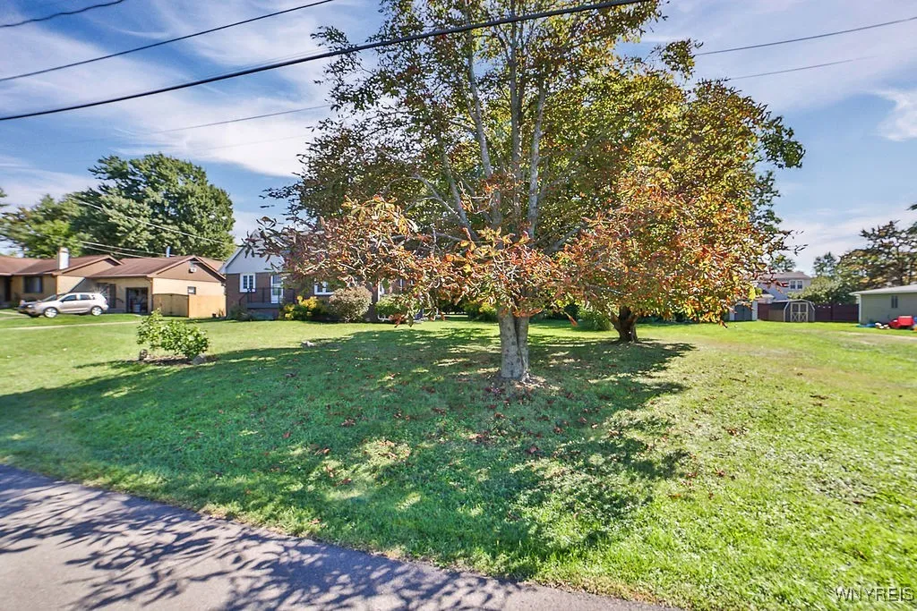 3965 Sowles Road, Hamburg, New York 14075, Hamburg, New York 14075, 4 Bedrooms Bedrooms, 9 Rooms Rooms,2 BathroomsBathrooms,Residential,Closed,3965 Sowles Road, Hamburg, New York 14075,0,B1638349