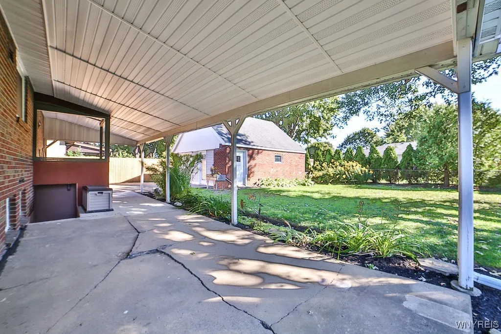 3965 Sowles Road, Hamburg, New York 14075, Hamburg, New York 14075, 4 Bedrooms Bedrooms, 9 Rooms Rooms,2 BathroomsBathrooms,Residential,Closed,3965 Sowles Road, Hamburg, New York 14075,0,B1638349