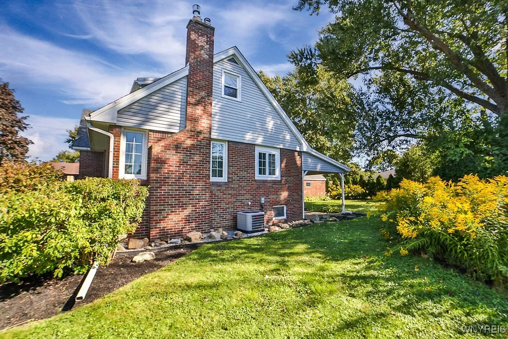 3965 Sowles Road, Hamburg, New York 14075, Hamburg, New York 14075, 4 Bedrooms Bedrooms, 9 Rooms Rooms,2 BathroomsBathrooms,Residential,Closed,3965 Sowles Road, Hamburg, New York 14075,0,B1638349