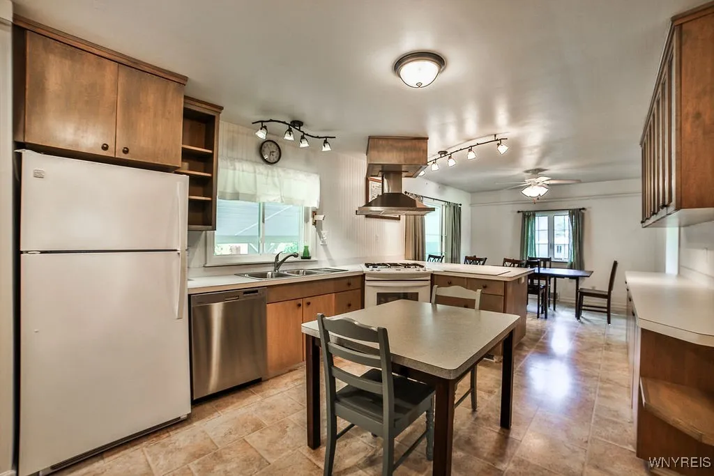 3965 Sowles Road, Hamburg, New York 14075, Hamburg, New York 14075, 4 Bedrooms Bedrooms, 9 Rooms Rooms,2 BathroomsBathrooms,Residential,For Sale,3965 Sowles Road, Hamburg, New York 14075,0,B1638349