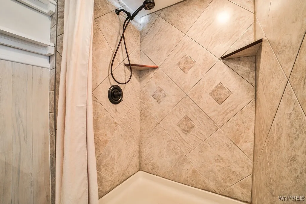 3965 Sowles Road, Hamburg, New York 14075, Hamburg, New York 14075, 4 Bedrooms Bedrooms, 9 Rooms Rooms,2 BathroomsBathrooms,Residential,For Sale,3965 Sowles Road, Hamburg, New York 14075,0,B1638349