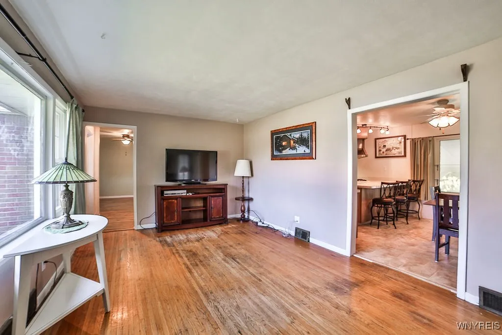 3965 Sowles Road, Hamburg, New York 14075, Hamburg, New York 14075, 4 Bedrooms Bedrooms, 9 Rooms Rooms,2 BathroomsBathrooms,Residential,Closed,3965 Sowles Road, Hamburg, New York 14075,0,B1638349