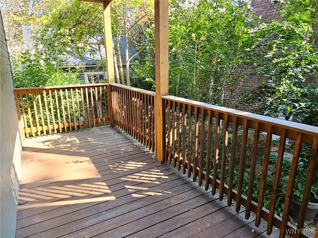 242 Bryant Street 2b, Buffalo, New York 14222, Buffalo, New York 14222, 2 Bedrooms Bedrooms, 5 Rooms Rooms,1 BathroomBathrooms,Residential Lease,For Rent,242 Bryant Street 2b, Buffalo, New York 14222,0,B1639833