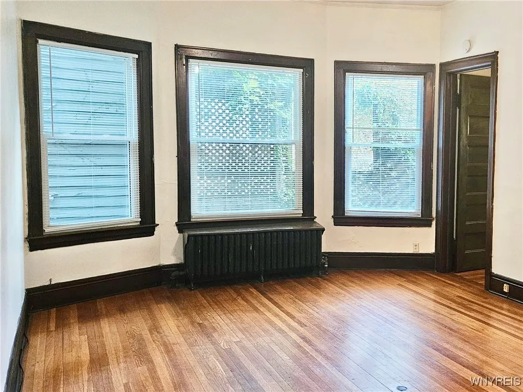 242 Bryant Street 2b, Buffalo, New York 14222, Buffalo, New York 14222, 2 Bedrooms Bedrooms, 5 Rooms Rooms,1 BathroomBathrooms,Residential Lease,For Rent,242 Bryant Street 2b, Buffalo, New York 14222,0,B1639833