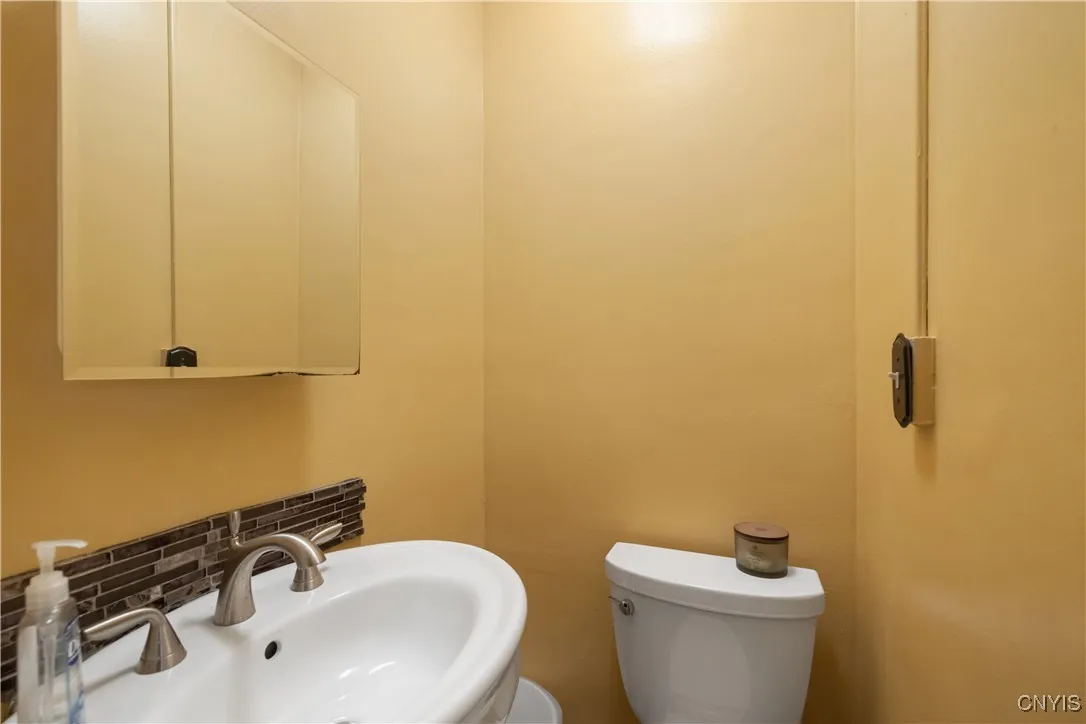 514 Sedgwick Drive, Syracuse, New York 13203, Syracuse, New York 13203, 3 Bedrooms Bedrooms, 12 Rooms Rooms,2 BathroomsBathrooms,Residential,For Sale,514 Sedgwick Drive, Syracuse, New York 13203,0,S1639617